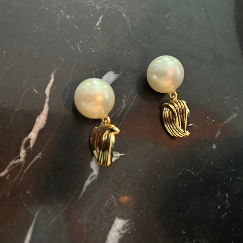 Gold and Pearl Catalina Earrings, New - Picture 4 of 5